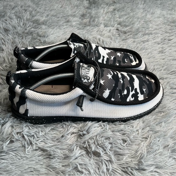 Hey Dude Shoes Mens 14 Wally Walls Station Camouflage Stars White White Slip On main image 9